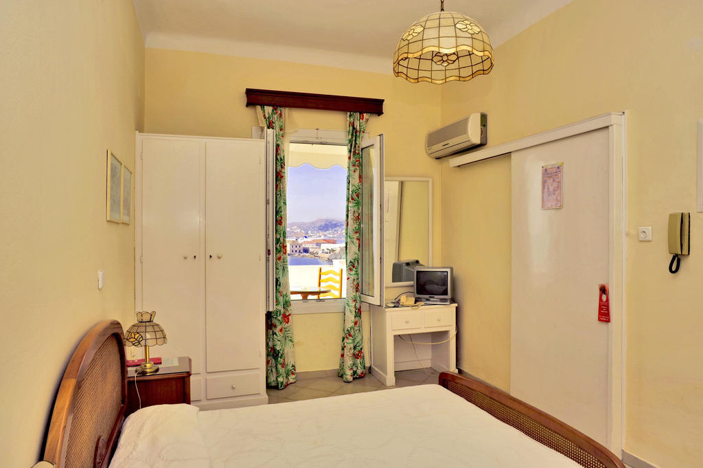 Sea Colours Rooms & Apartments Ermoupoli Rum bild