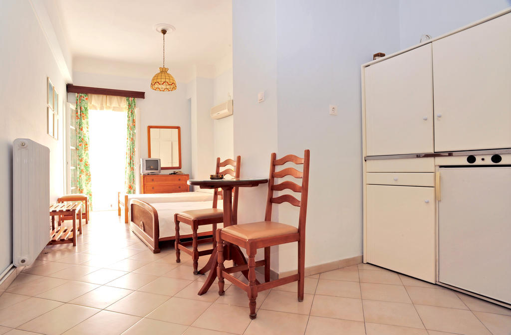 Sea Colours Rooms & Apartments Ermoupoli Rum bild