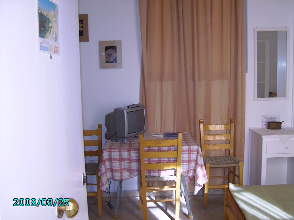 Sea Colours Rooms & Apartments Ermoupoli Rum bild