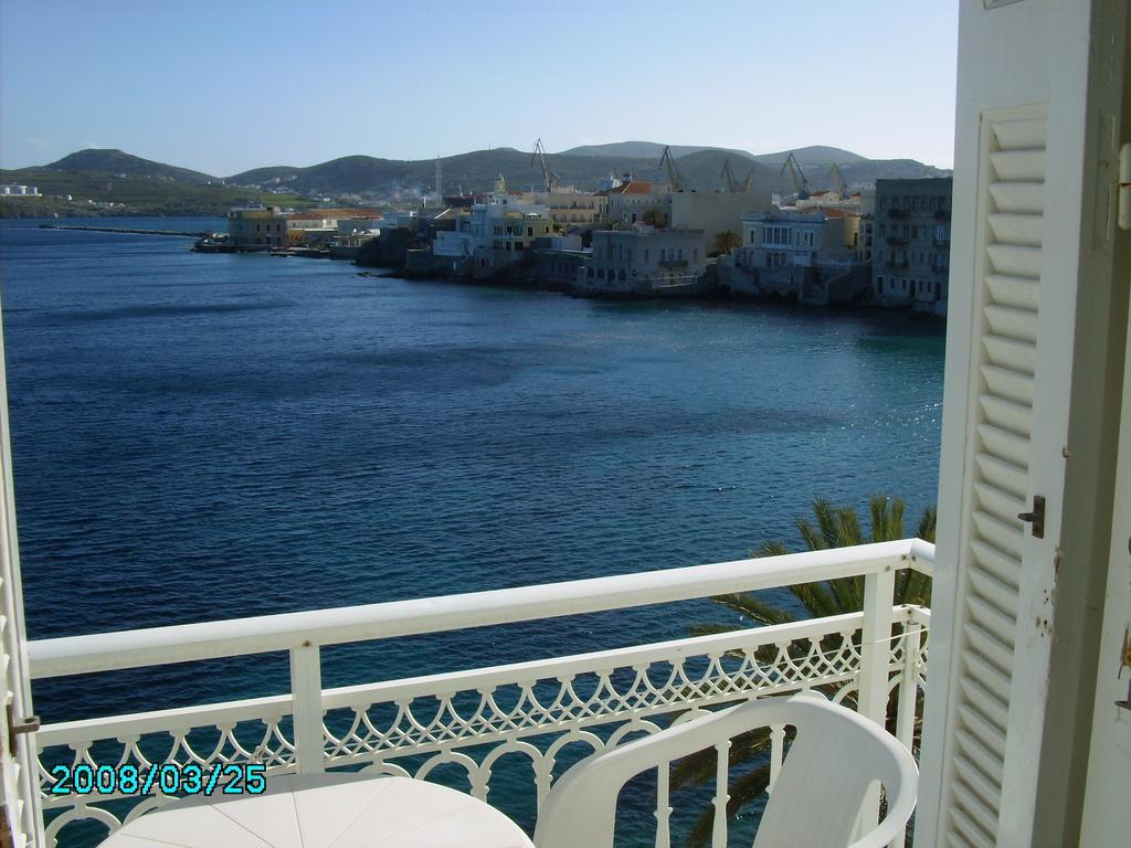Sea Colours Rooms & Apartments Ermoupoli Rum bild